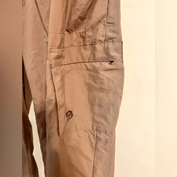 FINAL PRICE Mountain Hardware Ladies Outdoor Cargo Pants - Picture 5 of 10